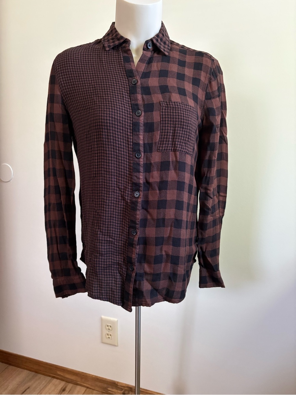 beachlunchlounge Women's XS Brown and Black Checkered Button Long Sleeve Shirt